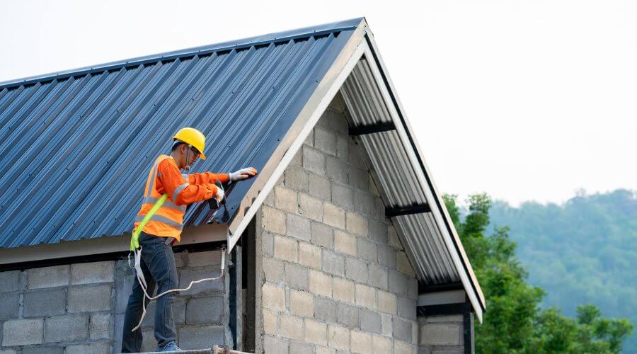 Expert Emergency Roof Repairs services in McDaniels, KY